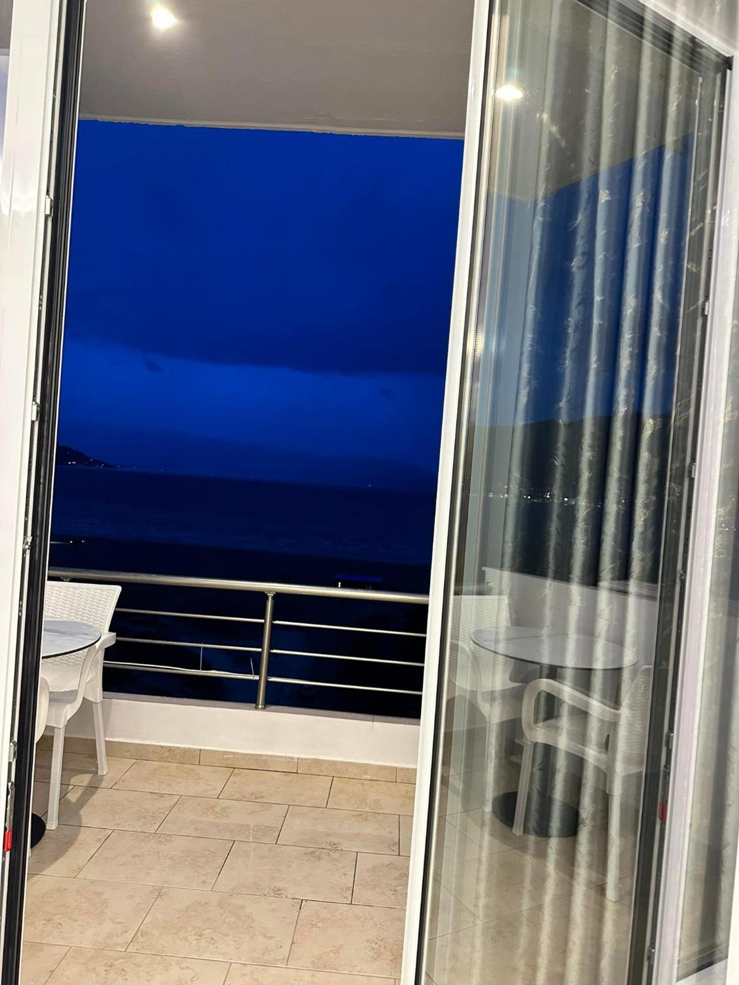 Sea View Apartment Luxury Vlore Exterior photo