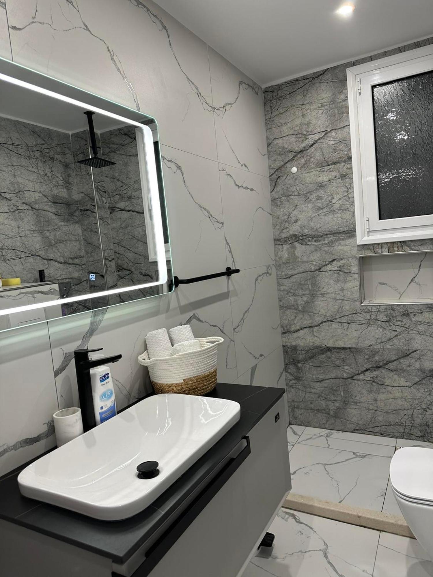 Sea View Apartment Luxury Vlore Exterior photo